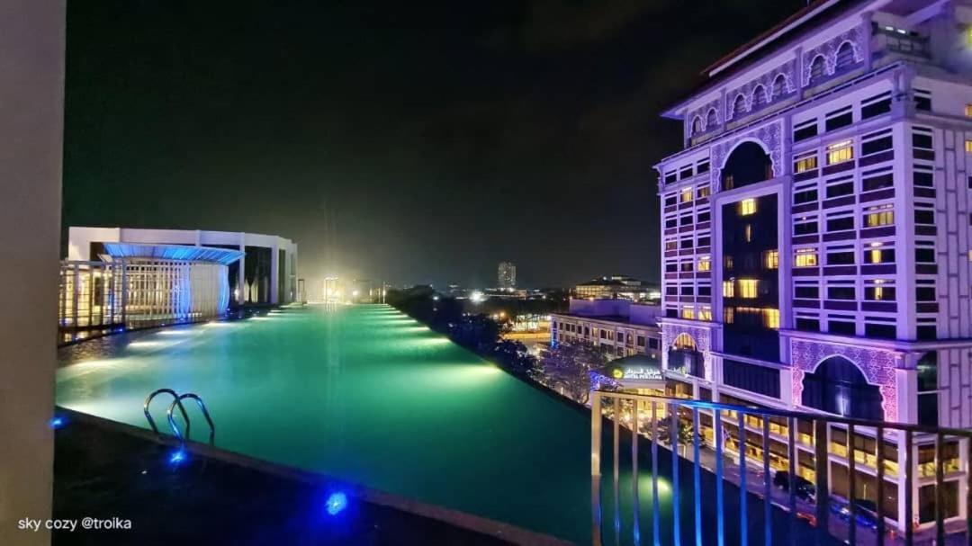 Sky Cozy Troika Residence: Pool & View Kota Bharu
