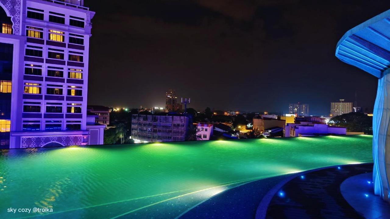 Apartment Sky Cozy Troika Residence: Pool & View *