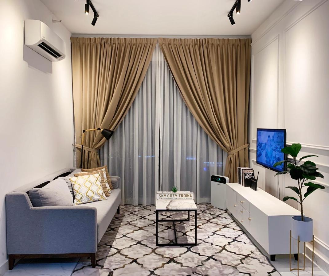 Sky Cozy Troika Residence: Pool & View * Kota Bharu