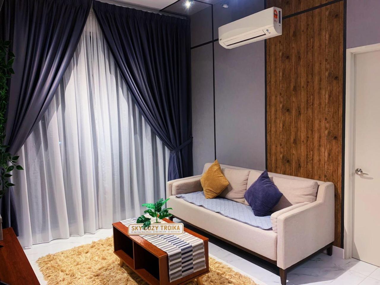 Apartment Sky Cozy Troika Residence: Pool & View *