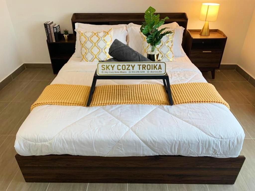 Sky Cozy Troika Residence: Pool & View * Kota Bharu