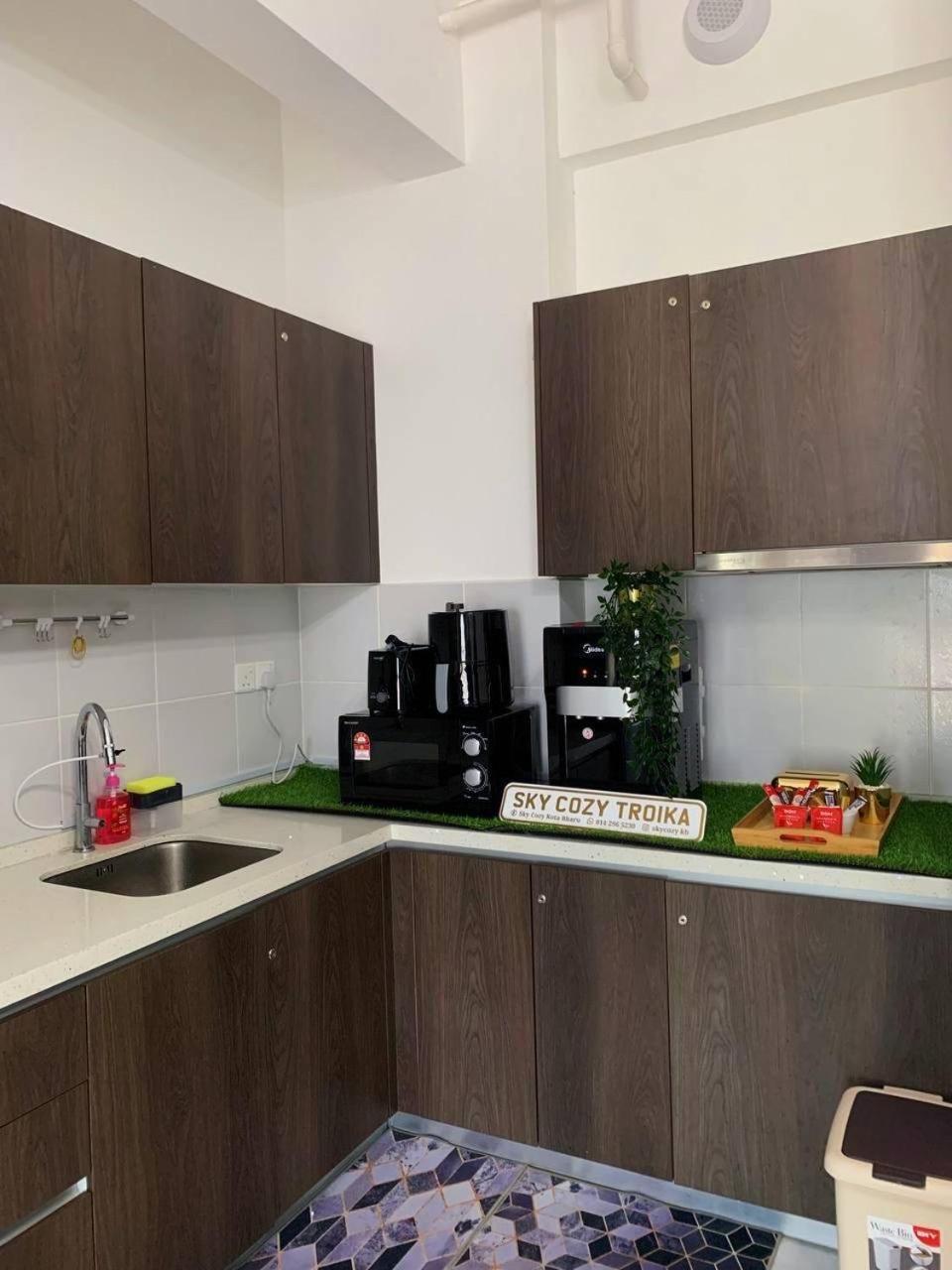 Sky Cozy Troika Residence: Pool & View * Kota Bharu