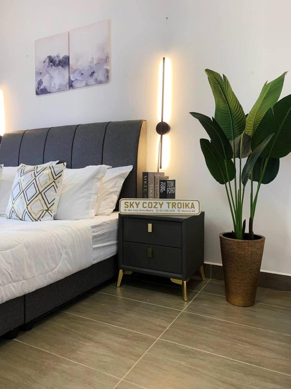 Apartment Sky Cozy Troika Residence: Pool & View